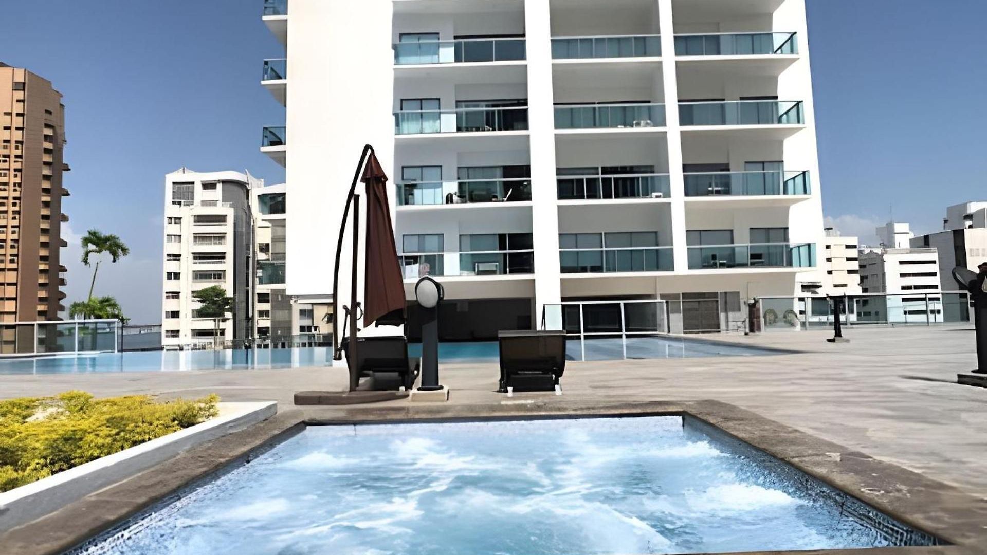Infinitum - Spectacular Sea View 25th Floor *
